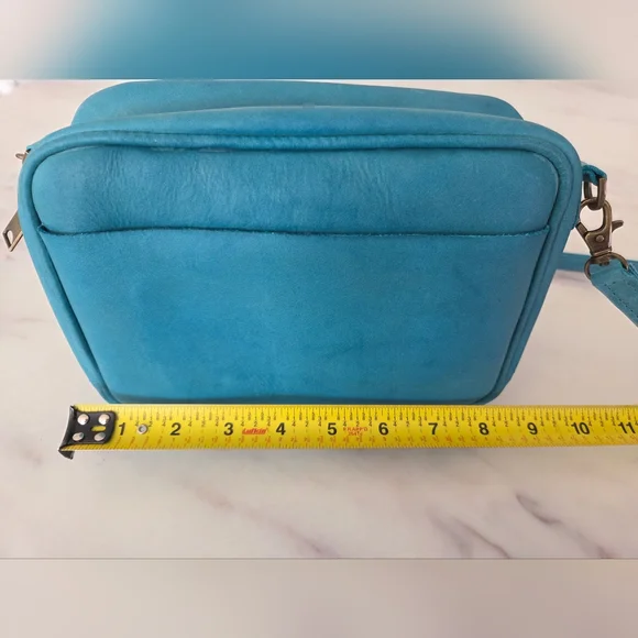 Noonday Collection Camera Bag Purse Cross Body, Leather - Picture 10 of 10